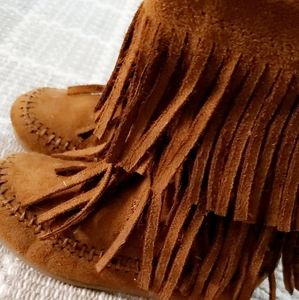 Toddler fringe boots